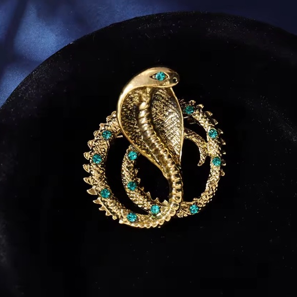 Golden Serpent Power Emerald Blue Crystal Eyes & Accents, Regal Cobra Brooch - Picture 2 of 4